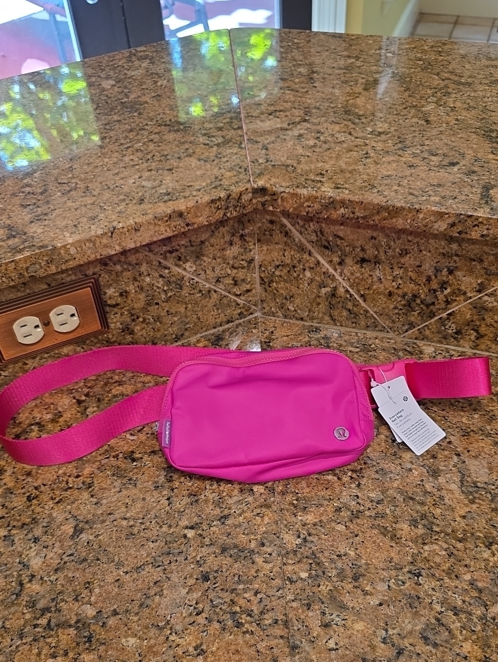NWT Lululemon Hot Pink Everywhere Belt Bag